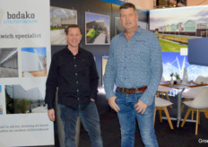 Patrick Thiebou (Bodako Utiliteitsbouw) op de foto met Peter Tanke